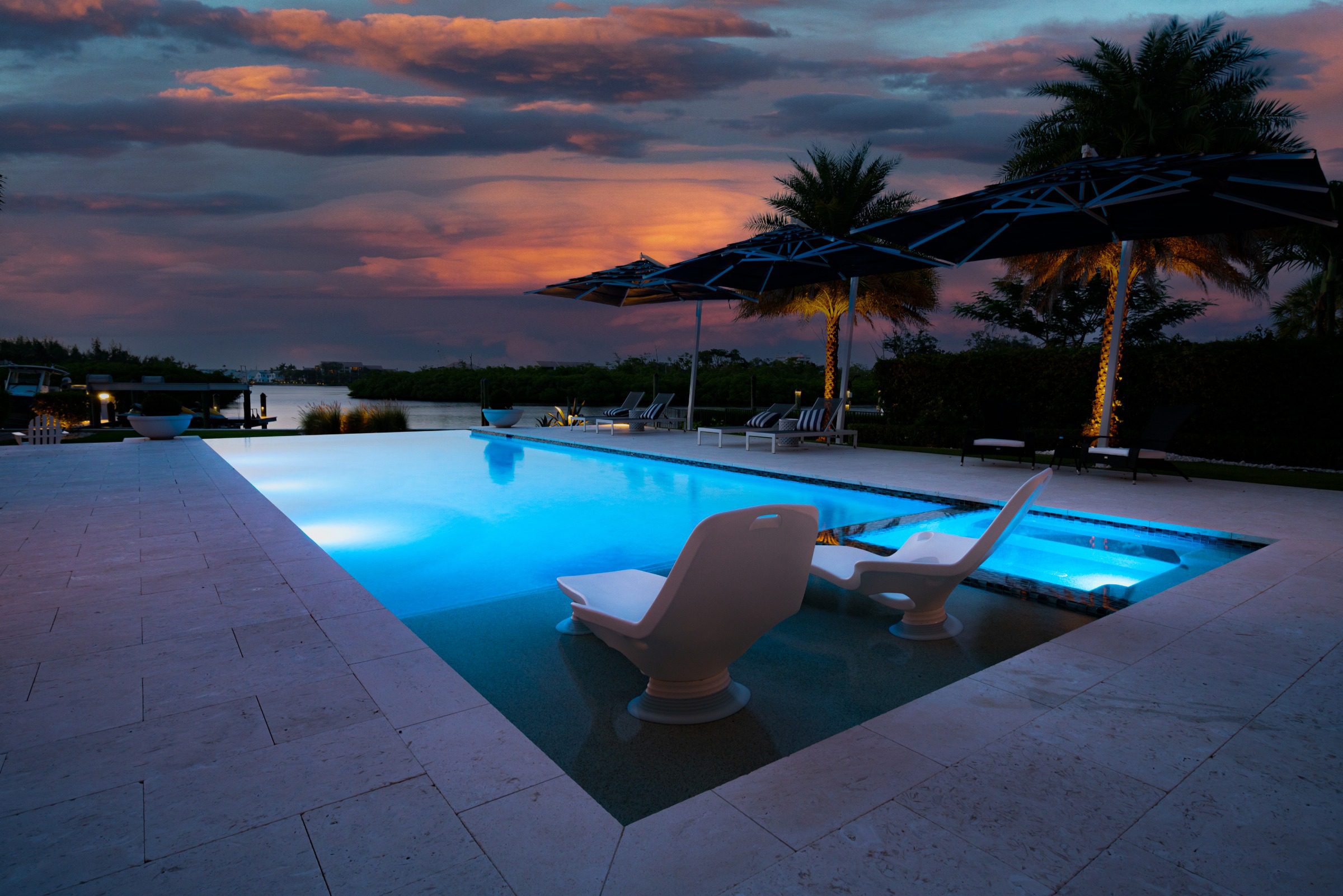 4 Reasons Why Your Swimming Pool Lights Aren't Working